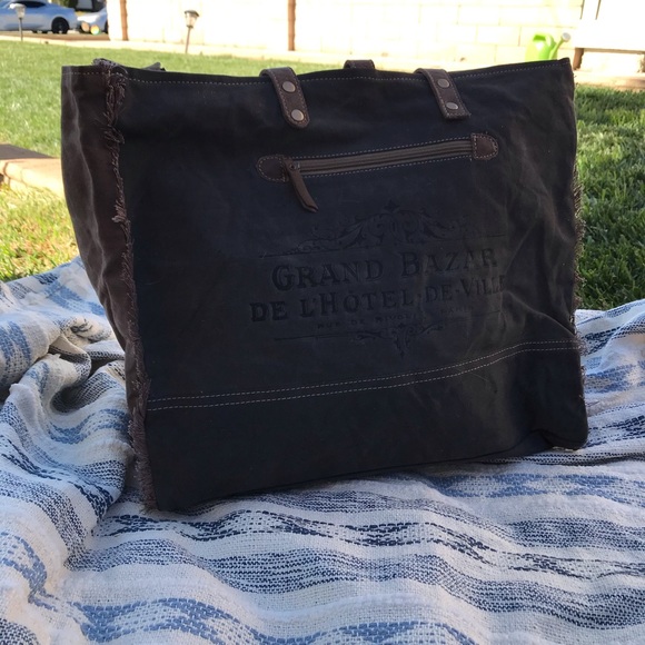 New MYRA bag weekender overnight upcycled cow print leather canvas beach diaper - Picture 3 of 15